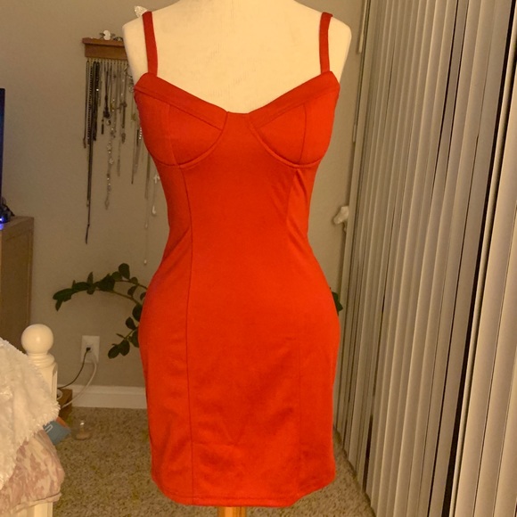 Red Dress - Picture 2 of 4